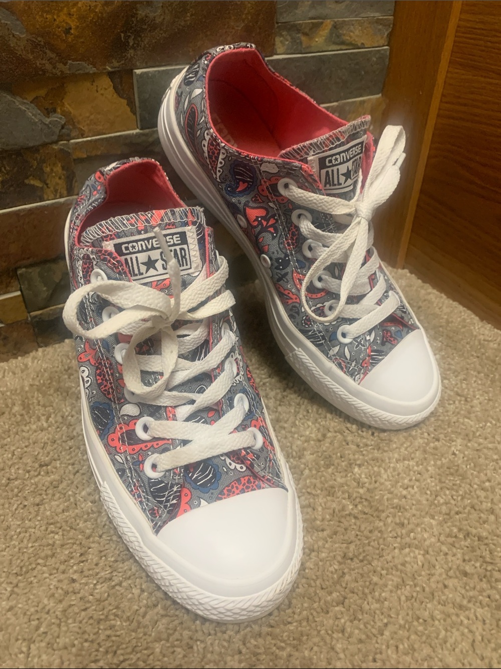 Converse woman’s 7 (37.5) Paisley Low Top Sneakers in Navy & Coral